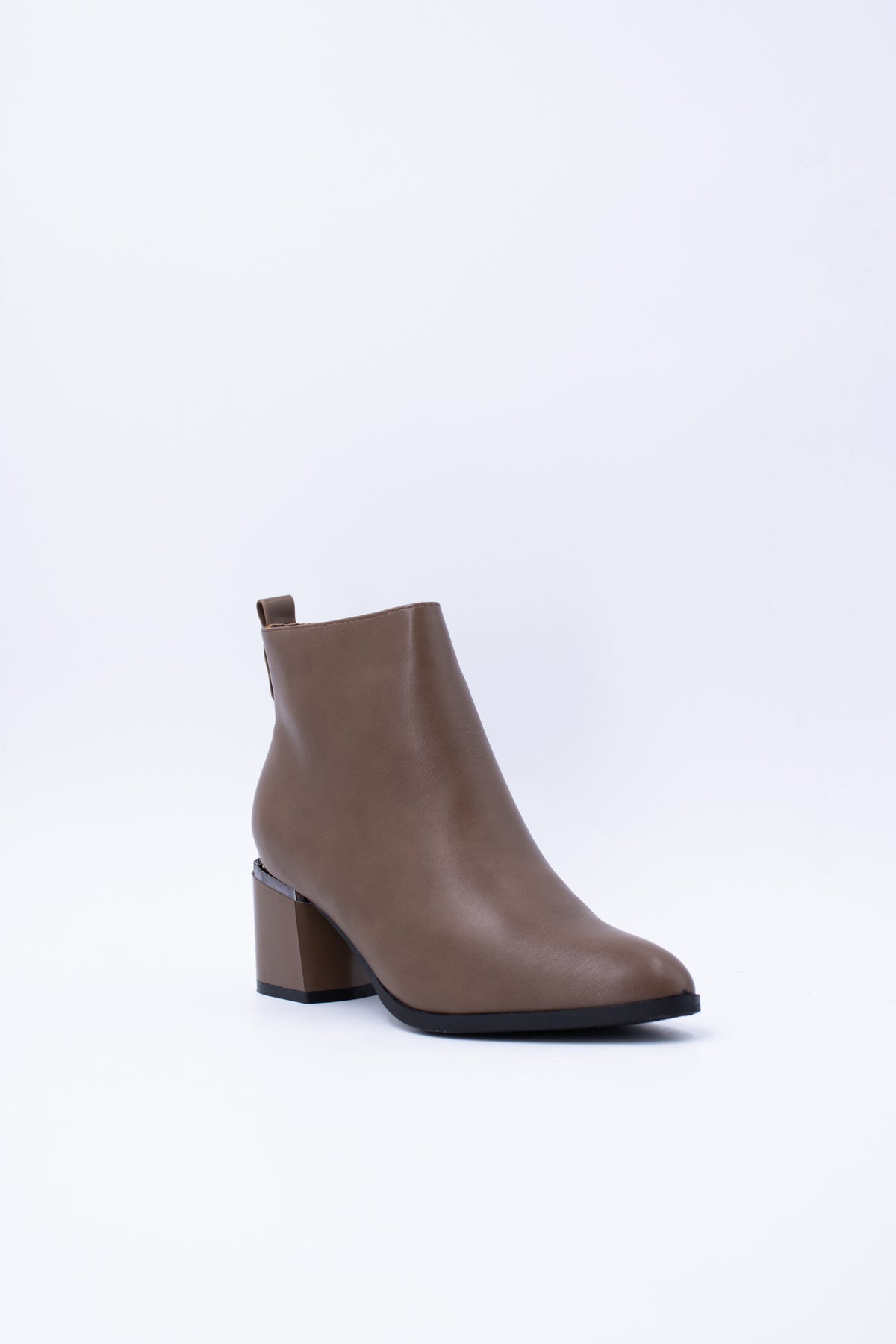 Boots Lora