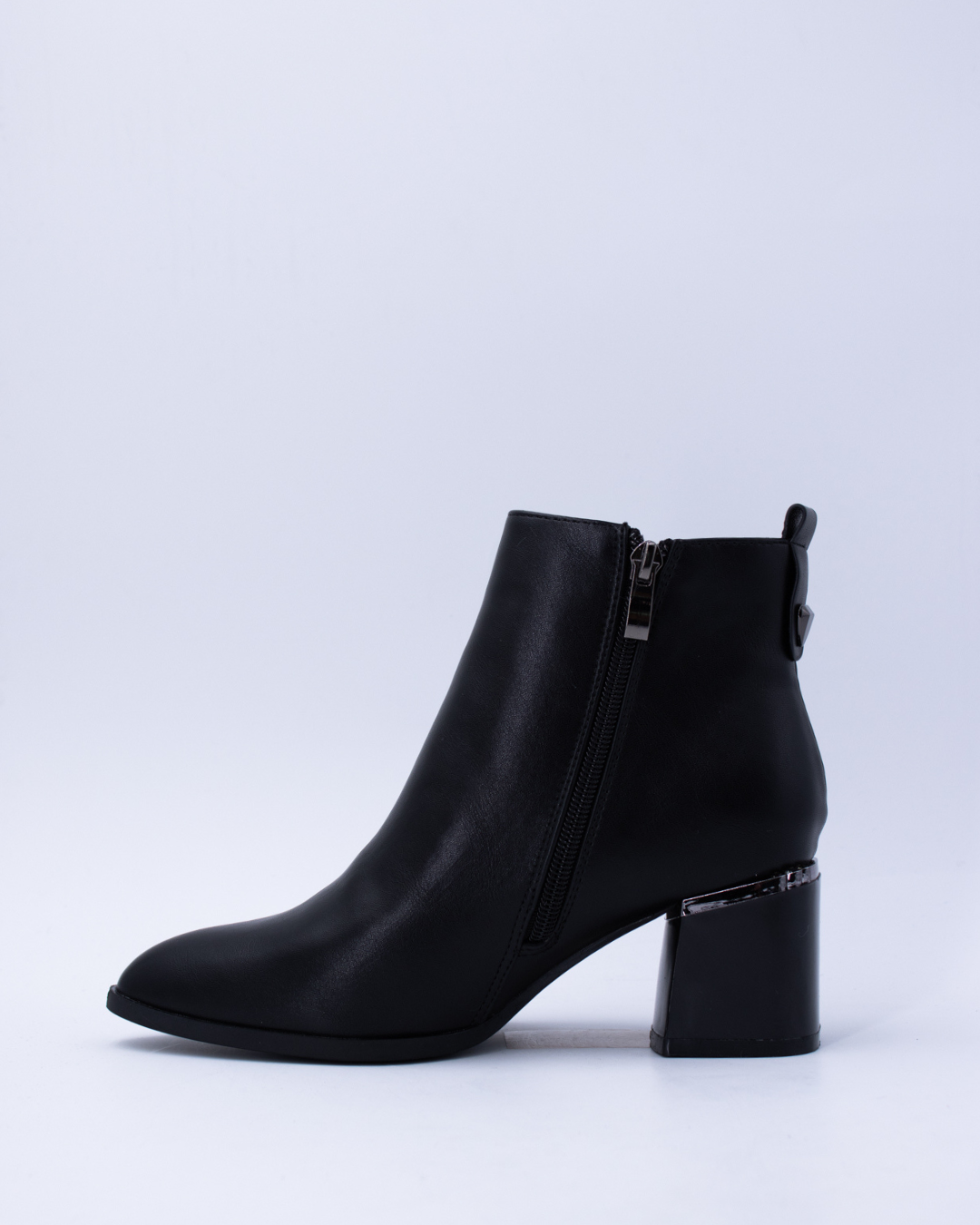 Boots Lora