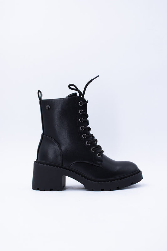 Boots Tina