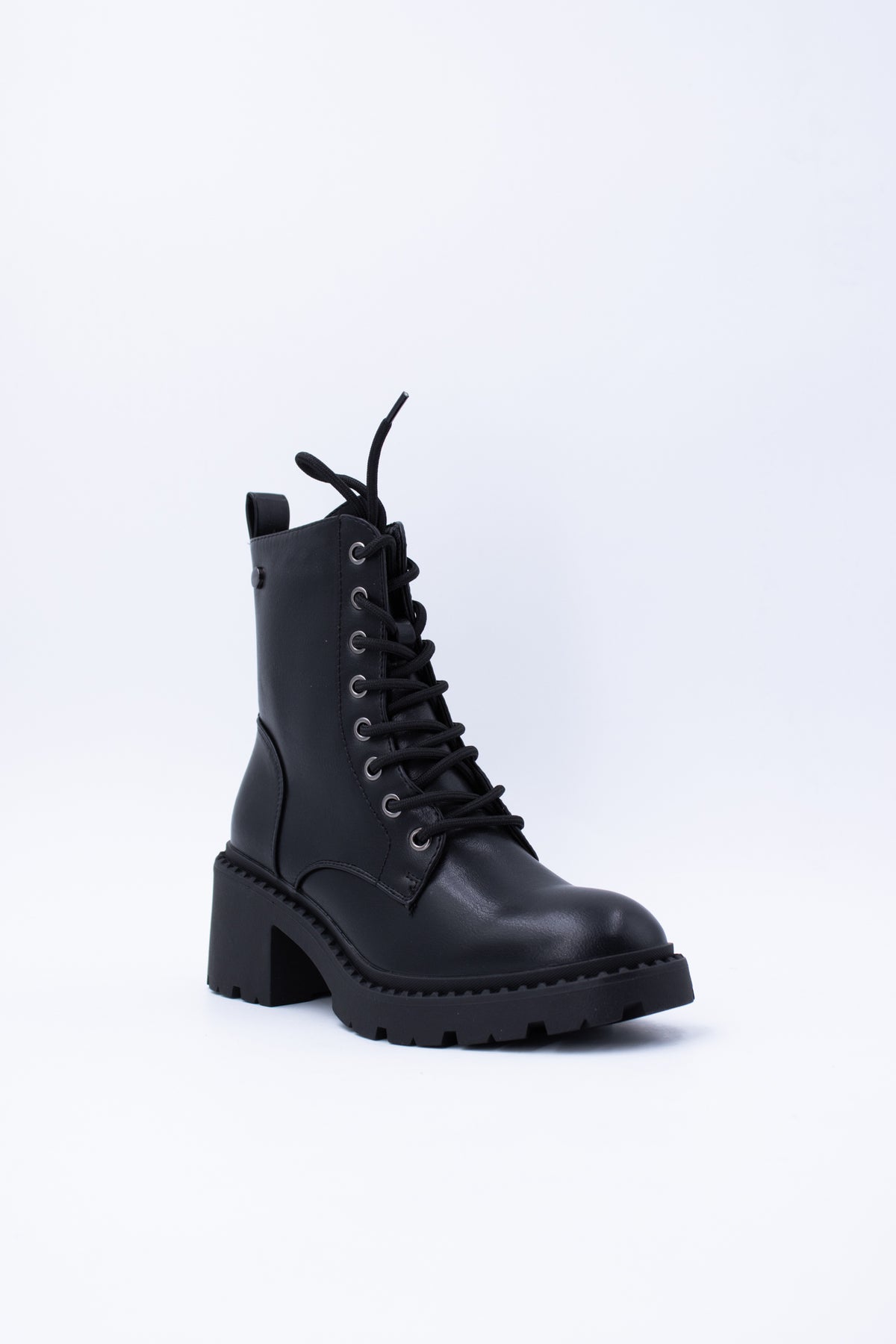 Boots Tina