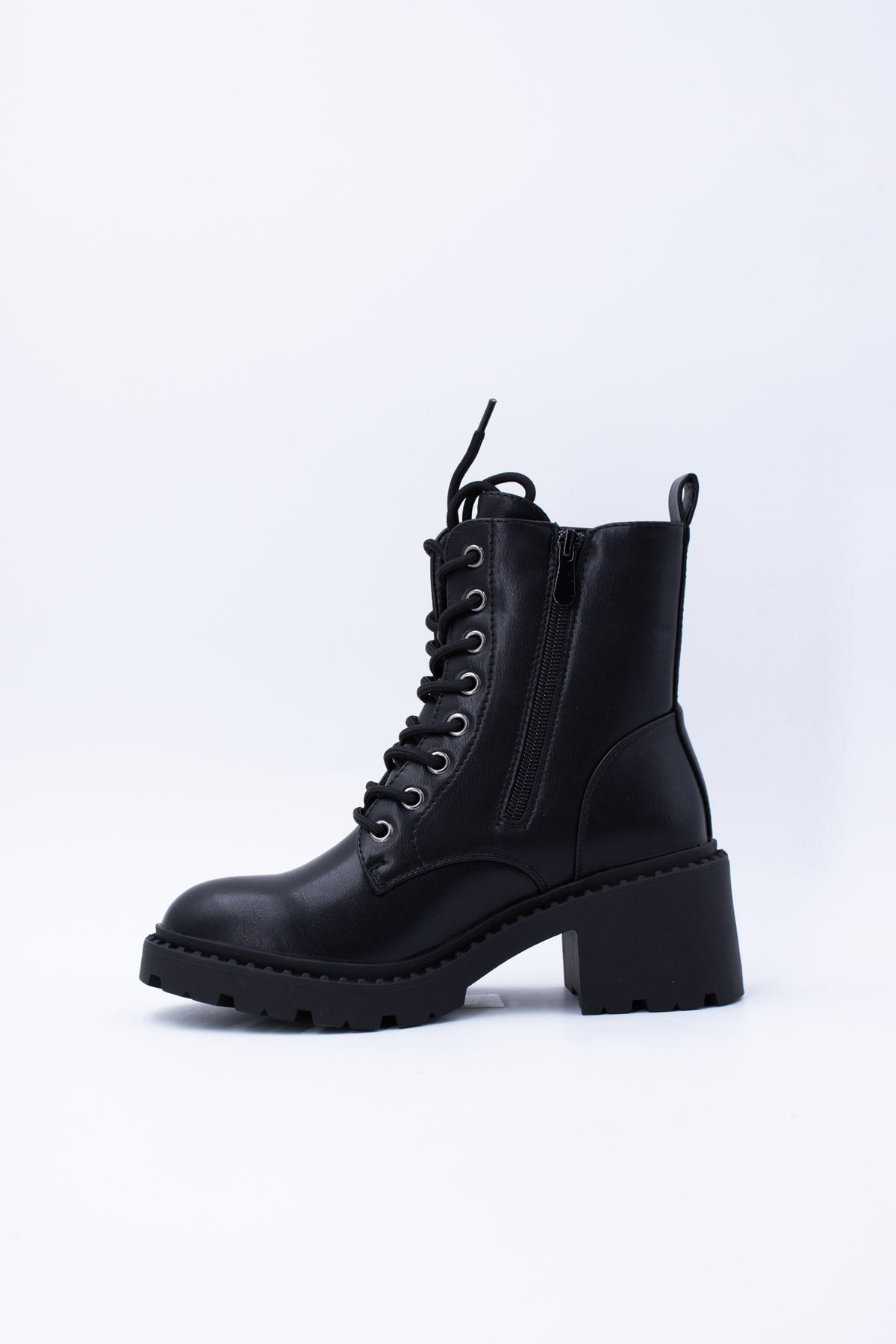 Boots Tina