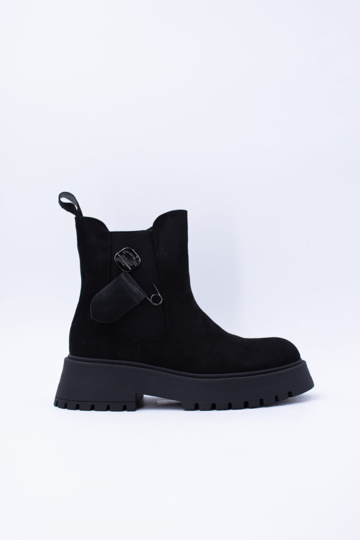 Boots Bella