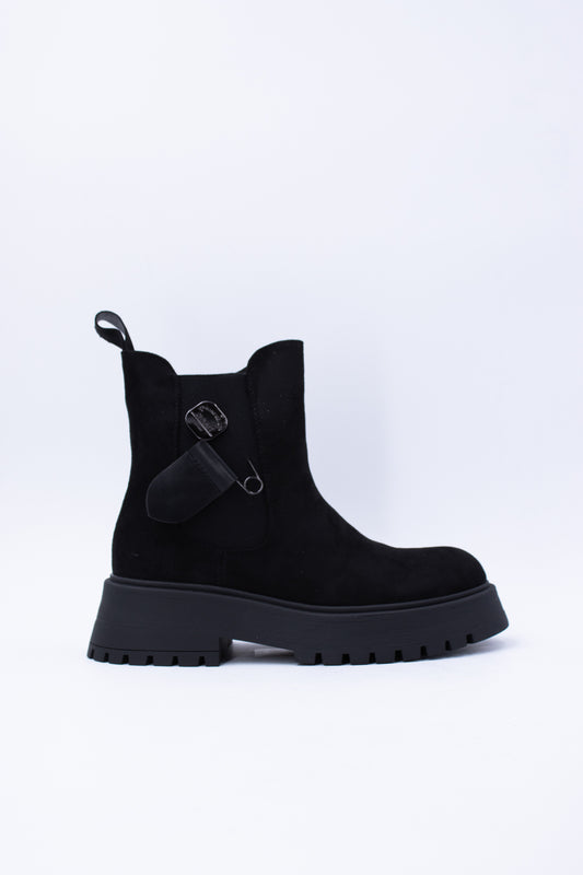 Boots Bella